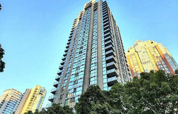 928 RICHARDS STREET, Vancouver BC V6B 3C1 Yaletown