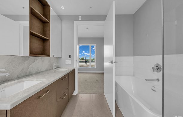 7478 Granville Street South Granville