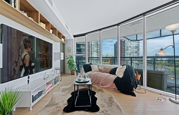 1284 87 Nelson Street Yaletown