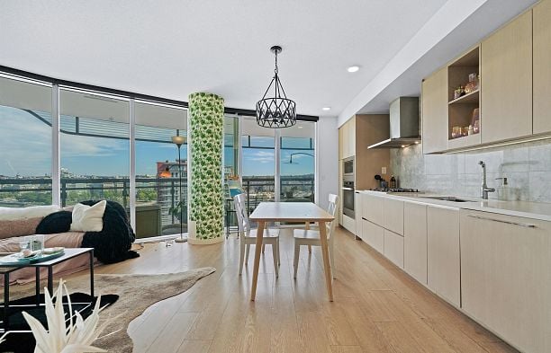 1284 87 Nelson Street Yaletown