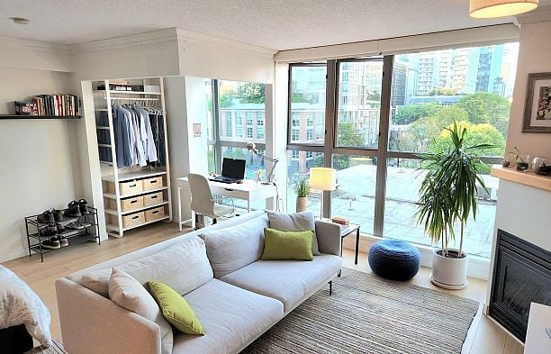 928 RICHARDS STREET, Vancouver BC V6B 3C1 Yaletown