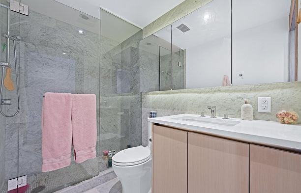 1284 87 Nelson Street Yaletown