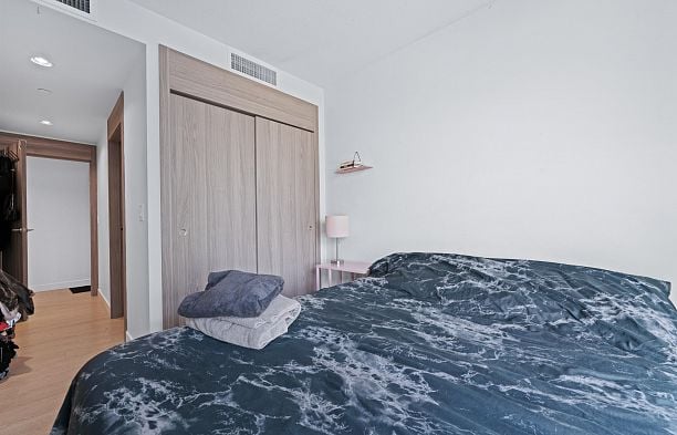 1284 87 Nelson Street Yaletown