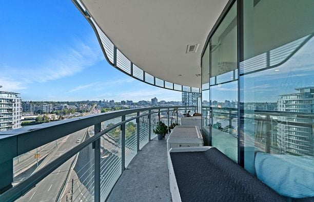 1284 87 Nelson Street Yaletown