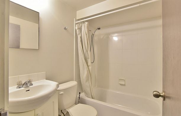 208 1540 HARO STREET, Vancouver BC V6G 1G6 West End VW