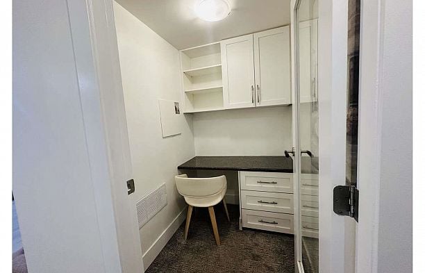 202 1033 Marinaside Crescent Yaletown