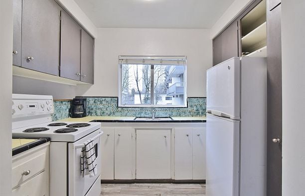 208 1540 HARO STREET, Vancouver BC V6G 1G6 West End VW