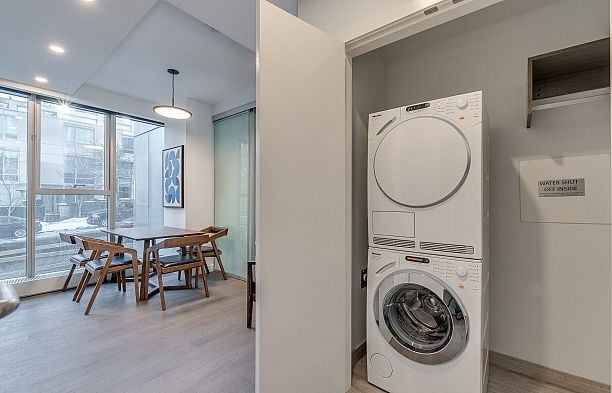 203 1480 HOWE STREET, Vancouver BC V6Z 1C4 Yaletown