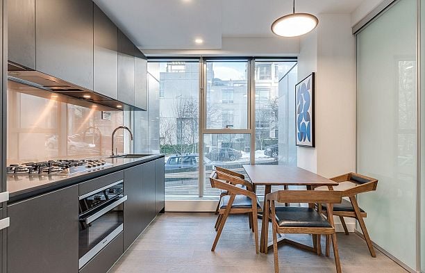 203 1480 HOWE STREET, Vancouver BC V6Z 1C4 Yaletown