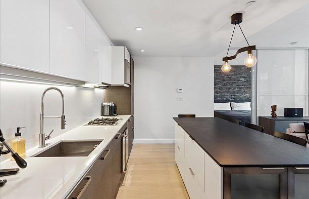 402 1477 W Pender Street Coal Harbour