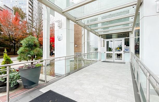 1602 1201 Marinaside Crescent Yaletown