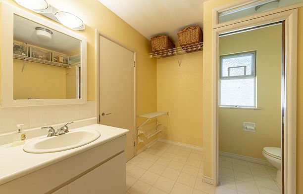 6180 Highbury Street Southlands