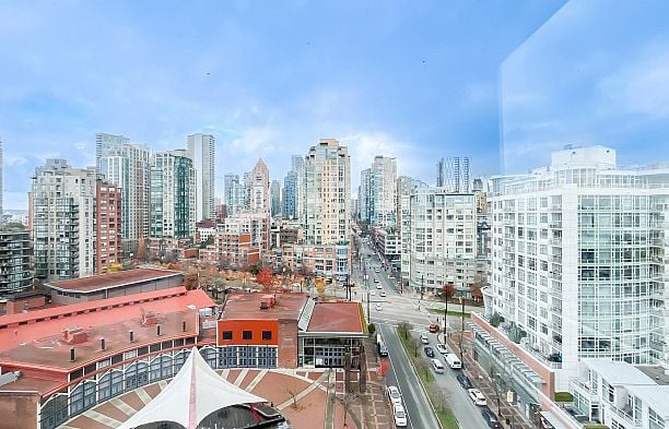 1602 1201 Marinaside Crescent Yaletown