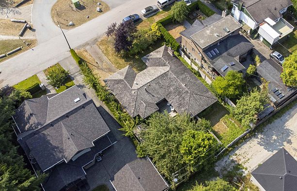 6180 Highbury Street Southlands