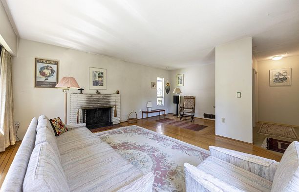 6180 Highbury Street Southlands