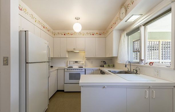 6180 Highbury Street Southlands