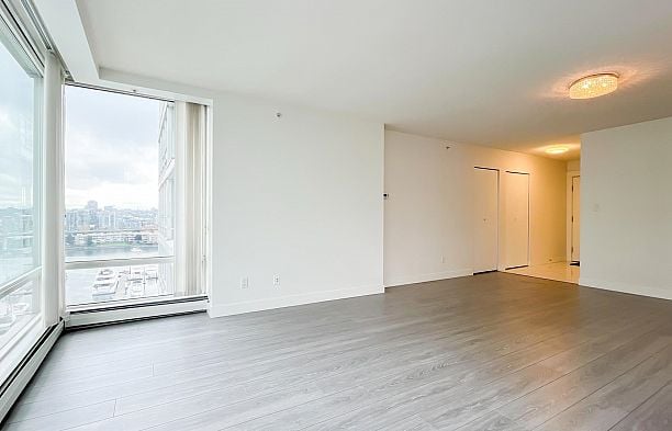 1602 1201 Marinaside Crescent Yaletown