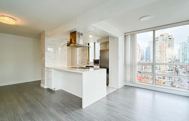 1602 1201 Marinaside Crescent Yaletown