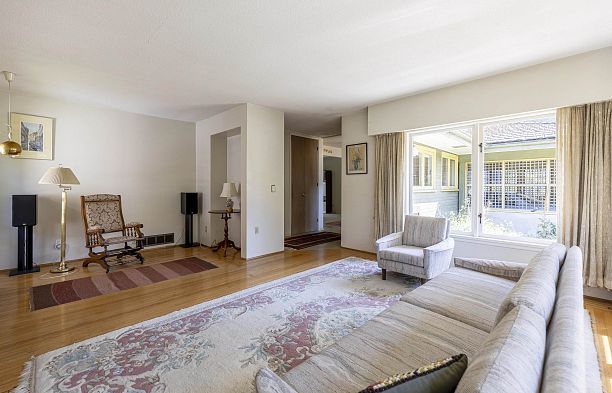 6180 Highbury Street Southlands