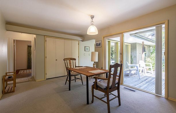 6180 Highbury Street Southlands