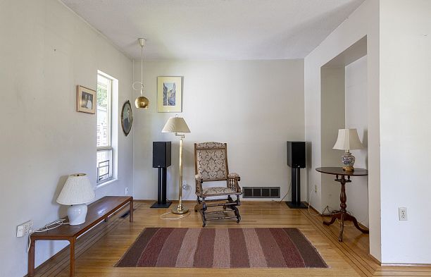 6180 Highbury Street Southlands