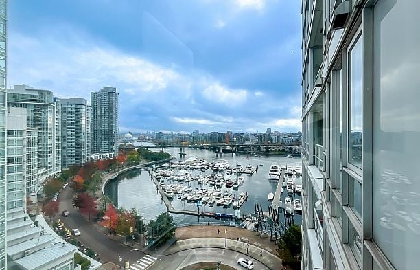 1602 1201 Marinaside Crescent Yaletown