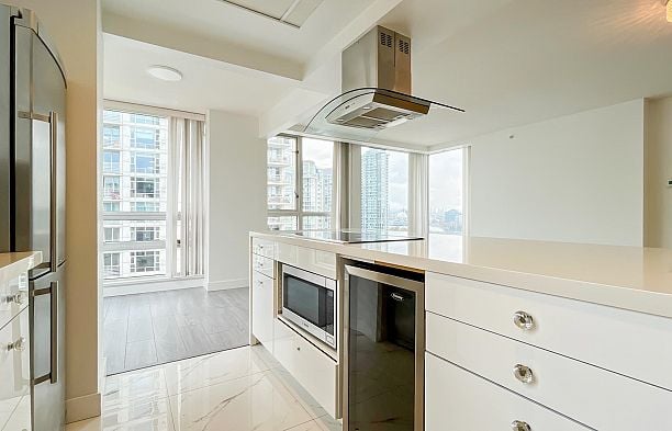 1602 1201 Marinaside Crescent Yaletown