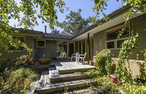 6180 Highbury Street Southlands