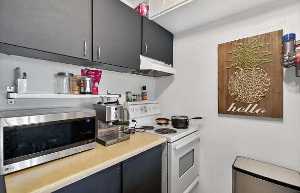 902 950 Drake Street Downtown VW