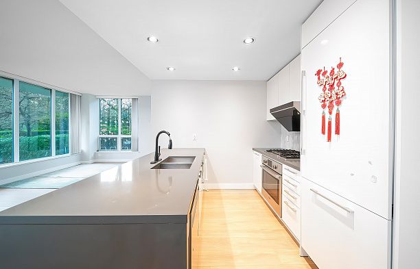 107 5638 Birney Avenue University VW