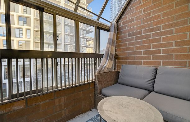 902 950 Drake Street Downtown VW