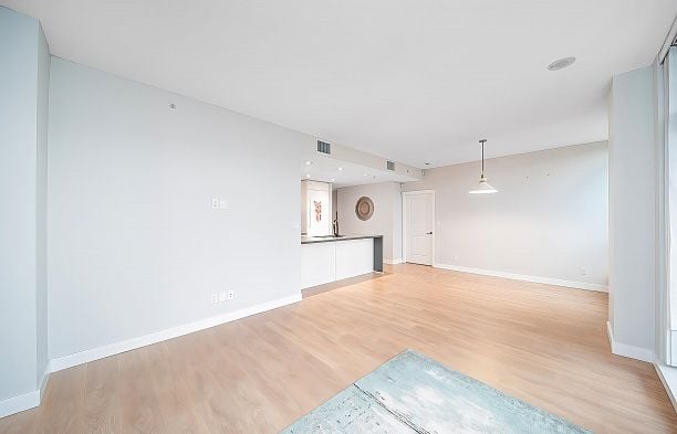 107 5638 Birney Avenue University VW