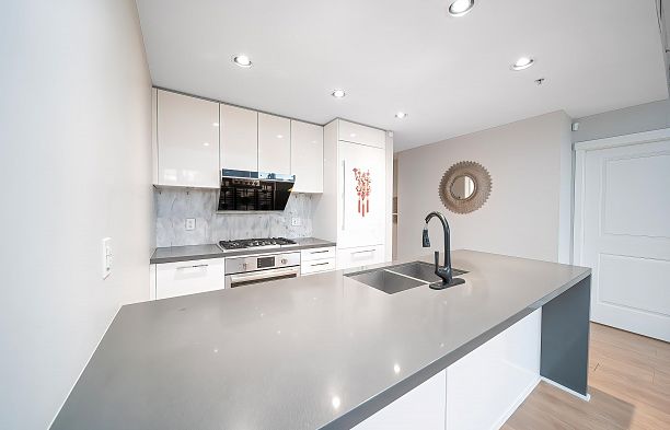 107 5638 Birney Avenue University VW