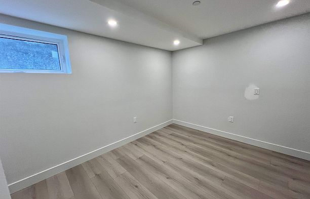 105 E 39TH AVENUE, Vancouver BC V5W 1J6 Main