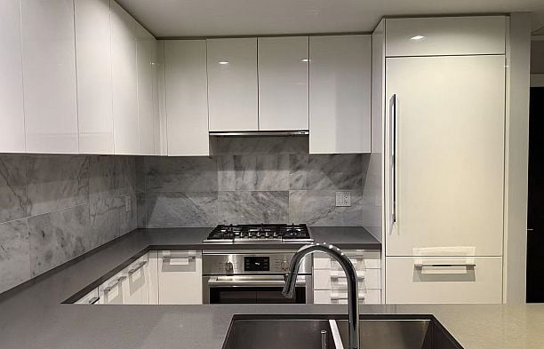 303 5628 Birney Avenue University VW