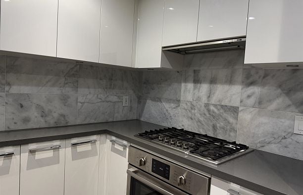 303 5628 Birney Avenue University VW