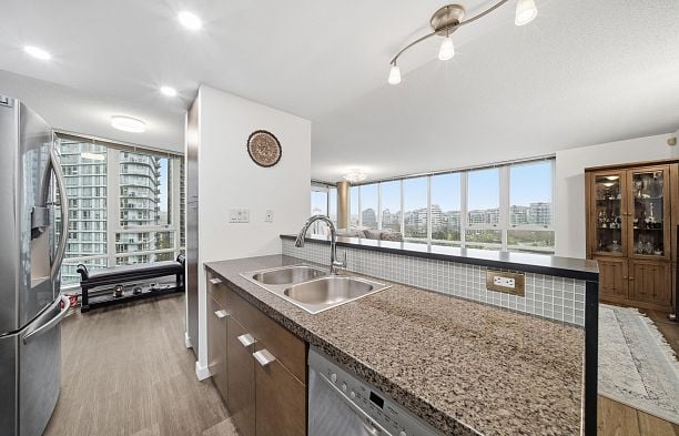 1106 980 Cooperage Way Yaletown