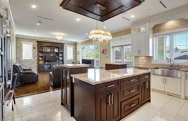 2168 W 16th Avenue Arbutus