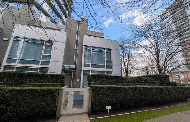 1211 W Cordova Coal Harbour