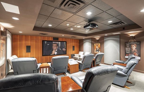 1211 W Cordova Coal Harbour