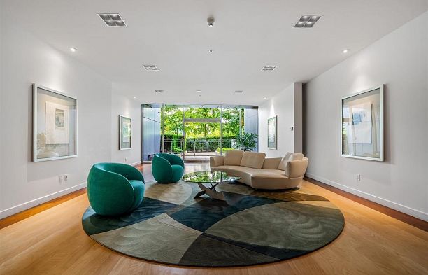 1211 W Cordova Coal Harbour