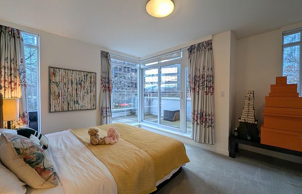 1211 W Cordova Coal Harbour