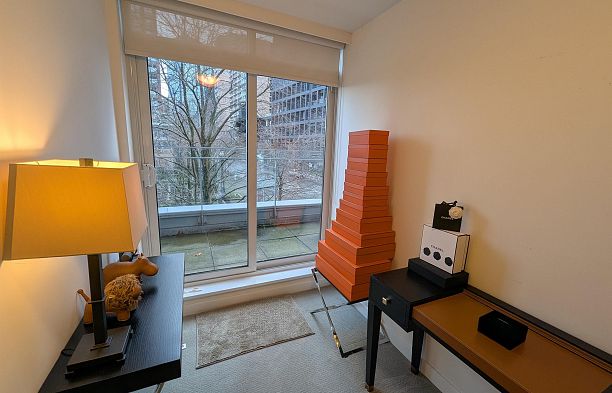 1211 W Cordova Coal Harbour