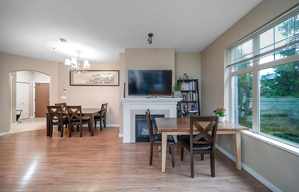 313 4883 Maclure Mews Quilchena