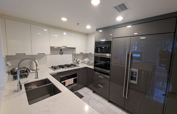 1211 W Cordova Coal Harbour