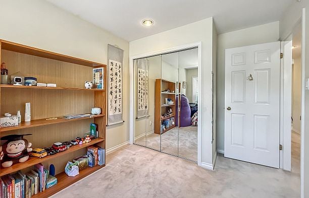 2755 W 20th Avenue Arbutus