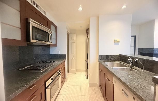 607 590 Nicola Street Coal Harbour