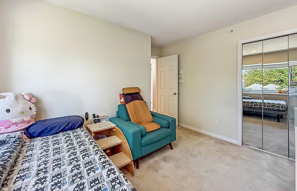 2755 W 20th Avenue Arbutus