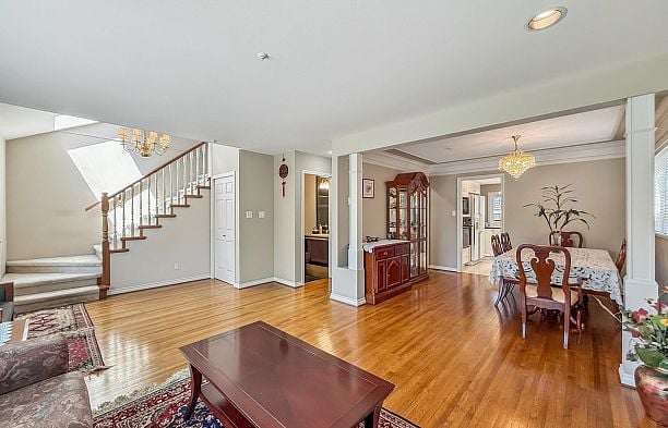 2755 W 20th Avenue Arbutus