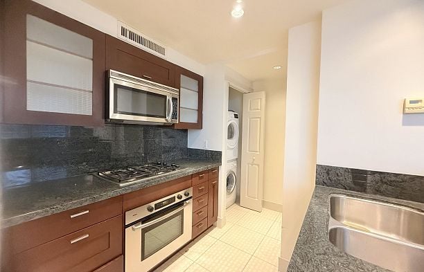 607 590 Nicola Street Coal Harbour